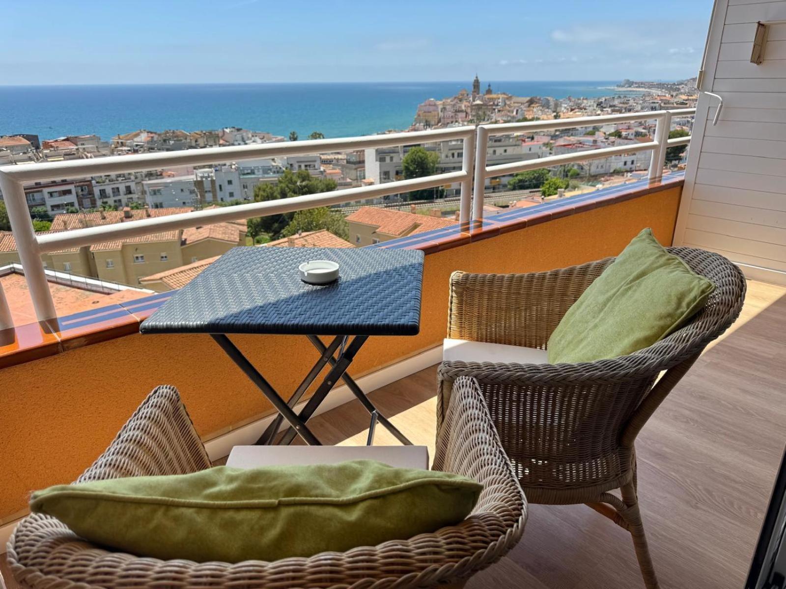 Marinero, Vistas Impresionantes. * Sitges